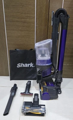 Shark Cordless IZ202UKT Stick Vacuum Cleaner - USED - RRP £279.99 - Image 1 of 4