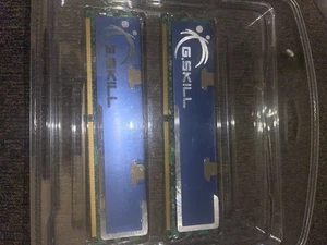 G.Skill 4GB Kit (2x2GB) PC2-6400 DDR2-800 MHz DIMM RAM Memory F2-6400CL5D - Picture 1 of 3