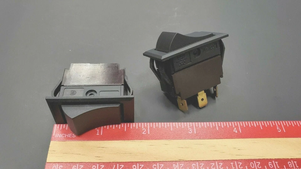 (1x) SPDT On-None- Mom (On) - 6A 125V / 3A 277VAC - Interruptor balancim terminais de controle de qualidade - Imagem 1 de 3