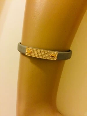 PULSERA PLACA PAVÉ TONO ORO ROSA CUERO GENUINO GRIS FÓSIL Foto 1 de 3