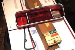 NOS MOPAR 1973 PLYMOUTH VALIANT 2 DOOR HARDTOP RIGHT TAIL LAMP LENS  3744954 - Picture 1 of 1