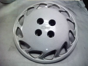Coppa Coppe Ruota Logo FIAT misura cerchio 14 - Picture 1 of 1