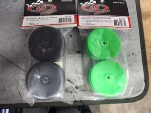 DE Racing PLUS 2.4 EVO 2WD Yellow Wheels 60mm Black Green Wheels NIP TLR Kyosho - Picture 1 of 4