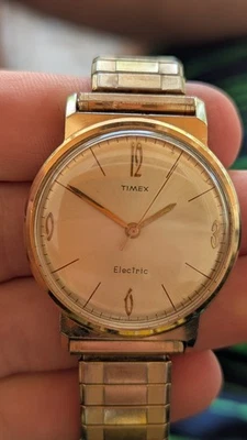 Precioso reloj Timex 9024 6762 1962 1962 esfera de lino eléctrico G/P con capucha y cierre trasero Foto 1 de 4