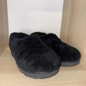UGG "Fuzz Sugar Slide" scarpe ciabatte in pelliccia nera taglia US 7 euro 38 - Foto 1 di 5