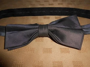 Silver Grey Classic Bow Tie - Picture 1 of 4