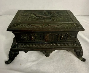 Antik verziert Messing Spelter Bronze Patina Schmuck Schatulle Cherub Relief Schmuckstück - Bild 1 von 15