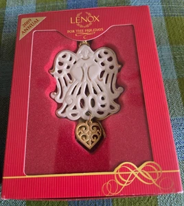 Lenox Holiday Ornament 2009 Engel mit Herz Neu im Karton - Bild 1 von 3