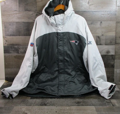 Chaqueta New England Patriots Para Hombres 2XL Gris Blanco NFL Fútbol Reebok Abrigo con Capucha Foto 1 de 4