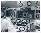 Press Photo Test Cell Control Panel J85 Engine Test General Electric