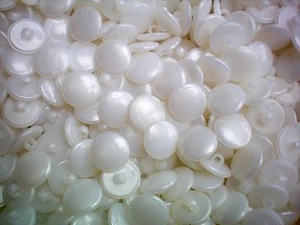 Buttons 15mm 24L White Pearlescent Pearly Shank Craft Small Button (W347) - Picture 1 of 24