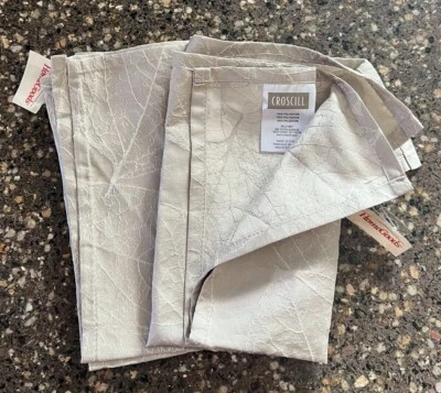 NWT Croscill  Pair 2 Beige Leaf Patterned Fabric Polyester Napkins 17” NEW - Image 1 of 4