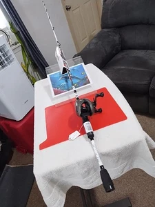 Baitcasting Fishing Rod AbuGarcía 5'6"médium 6'12lb And Reel Ambassadeu - Picture 1 of 15