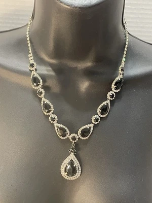 复古水钻项链带吊坠银色黑色宝石 — 第 1/4 张图片