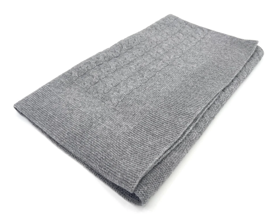 Manta de cable hecha a mano para bebé recién nacido tejido en mezcla de cachemira suave y cálida Foto 1 de 1