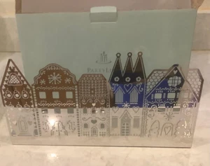 NEU PARTYLITE VERZAUBERTES LEBKUCHENDORF VOTIVKERZENHALTER MIT KERZEN - Bild 1 von 6