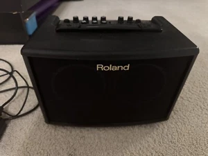 Roland AC-33 Acoustic Guitar Amp 5x2 Battery Powered & Roland Adapter included - Picture 1 of 6
