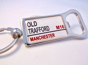 MAN UNITED STADIUM ROAD BADGE STREET SIGN BOTTLE OPENER KEYRING MANCHESTER GIFT - Picture 1 of 2