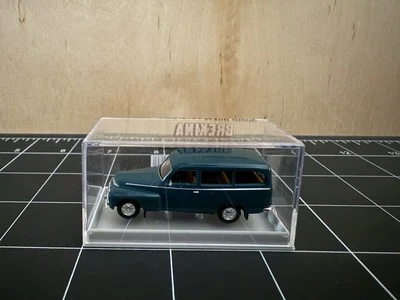 Brekina 29301 Volvo Duett - Green - 1:87/HO - Image 1 of 4
