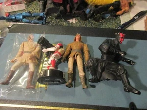 Four Star Wars Figures - M2004 - Picture 1 of 2