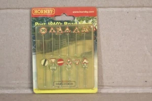 HORNBY SKALEDALE R8666 SET of POST 1960's ROAD SIGNS og - Picture 1 of 3