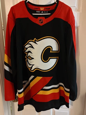 NHL Calgary Flames Reverse Retro 2.0 Adidas Authentic Primegreen Jersey Size 52 Cover