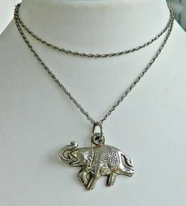COOL STERLING SILVER EMBOSSED RAISED TRUNK ELEPHANT AND CHAIN- 3.2 GRAMS - Picture 1 of 7