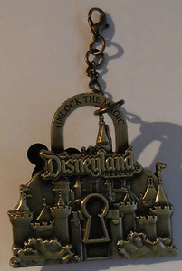 Spilla Disney DLR AP. Sblocca la magia della bella addormentata solo lucchetto castello nuovo - Foto 1 di 2