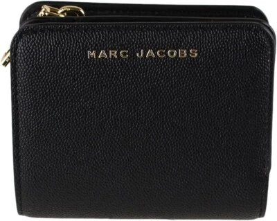 Cartera para mujer Marc Jacobs pequeña plegable de cuero negro M0016993 $140 Foto 1 de 4