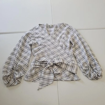 Blusa Sundance para mujer pequeña a cuadros envolvente manga abullonada pajarita blanca negra Foto 1 de 4