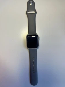 Apple Watch Series 6 – 40MM (WiFi) - Picture 1 of 6