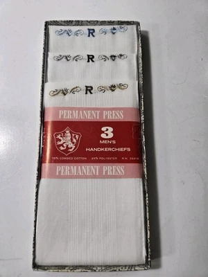 De colección 3 Pañuelos Para Hombre Blanco Con Letra R En Caja De Colección Algodón Poli Nuevo de Lote Antiguo Foto 1 de 3