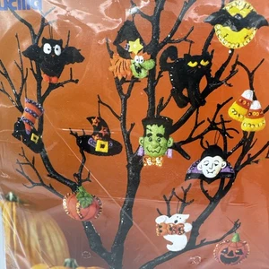 Bucilla Halloween Ornament Stickerei Filz Set Applikation Pailletten ergibt 12 86430 - Bild 1 von 9