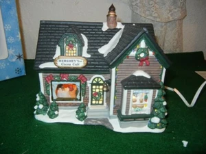 VINTAGE * HERSHEY'S COCOA CAFE * WEIHNACHTEN BELEUCHTETES DORFHAUS * SELTEN * - Bild 1 von 6