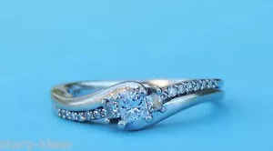 Ladies Genuine Princess Diamond Cluster Ring w/ 17 Diamonds - 10K White Gold - Picture 1 of 4