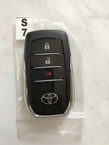 FOR TOYOTA FORTUNER 2015-2017 GENUINE 3 BUTTONS REMOTE IMMOBILIZER SMART KEY - Picture 1 of 2