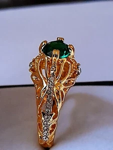 Vintage Style Simulated Emerald Gold-color Hollow Ring For Women Size R1/2 - Picture 1 of 11