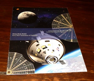 Orion Schreibtischmodell (Pappe), von Lockheed Martin, 2008 - Bild 1 von 2