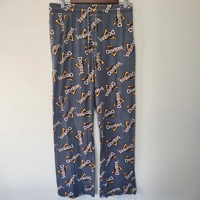 Pantalones de salón Doritos Mad Engine para hombre gris medio estampado de logotipo suaves informales cómodos Foto 1 de 4