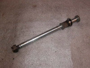 Kawasaki Z 750F LTD 4 Zyl.  Steckachse hinten rear axle - Bild 1 von 1