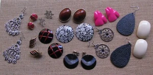 VINTAGE BIS JETZT*OHRRINGE MIX 12 PAAR*EMAILLE LEDER METALL*ROT ROSA SCHWARZ - Bild 1 von 5