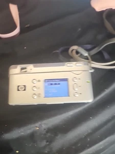 HP Photosmart 435 3.1MP 5x Zoom Kompakt Vintage Digitalkamera Silber FUNKTIONIERT - Bild 1 von 2