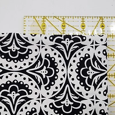 Tela Damasco Blanco y Negro Por Studio Fabrics Algodón 19"x22" Costura Artesanal Mat Foto 1 de 4