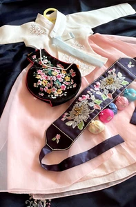 Größe 2 Koreanisches Trachtenkleid Hanbok Set mit Hut & Band für Mädchen 1. Geburtstag - Bild 1 von 24