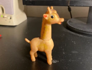 Vintage Gummi quietschendes Spielzeug GIRAFFE mit schwenkbarem Kopf - Bild 1 von 4