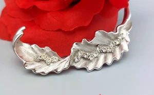 Signed Trifari Vintage Brooch Silver Tone Twisted Feather Brushed Smooth 2.5" - Picture 1 of 7