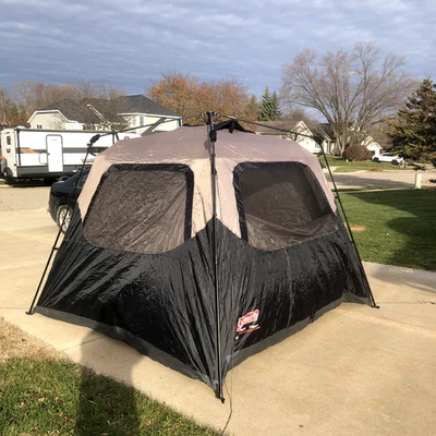 Tienda instantánea Coleman 2000015606 negra/gris para 6 personas Foto 1 de 4