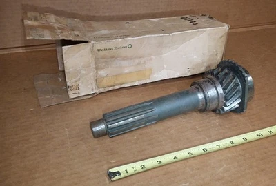 NOS 68 69 70 71 72 Chevy series 50-60 V8 Muncie 4-speed main drive gear + 73 74 - Image 1 of 4