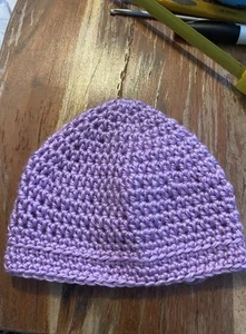 Gehäkelte Baby Mützen Beanie Neugeborene 0/3 Monate 12” x 5” lila Geschenk Foto OVP - Bild 1 von 4