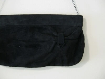 漂亮的黑色麂皮绒手拿包,带链条带 ANN TAYLOR LOFT 著 — 第 1/4 张图片